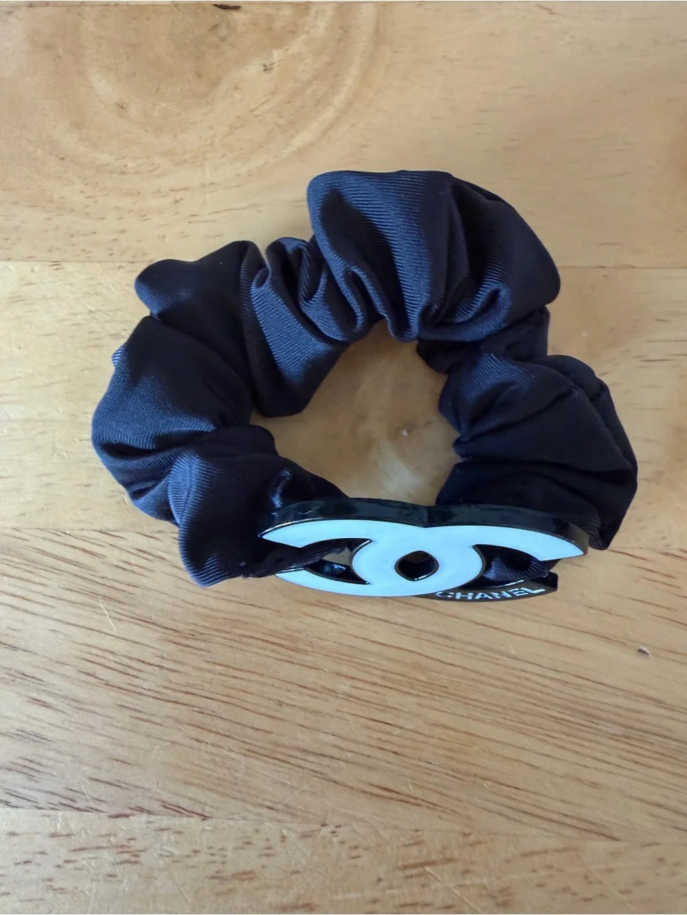 Chanel Beauty Black Scrunchie with White CC Logo - Picture 3 of 6